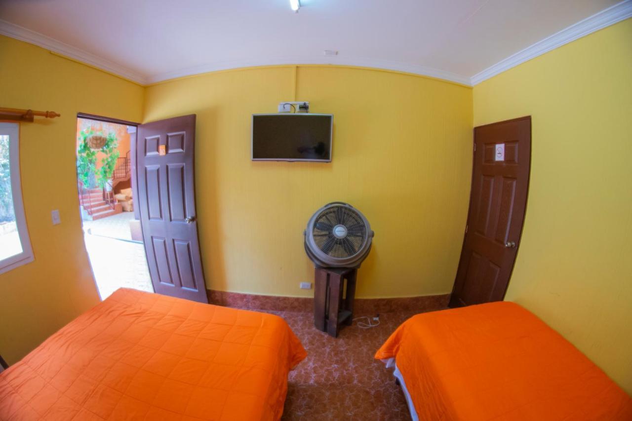 Euro Hostal Guatemala City ภายนอก รูปภาพ