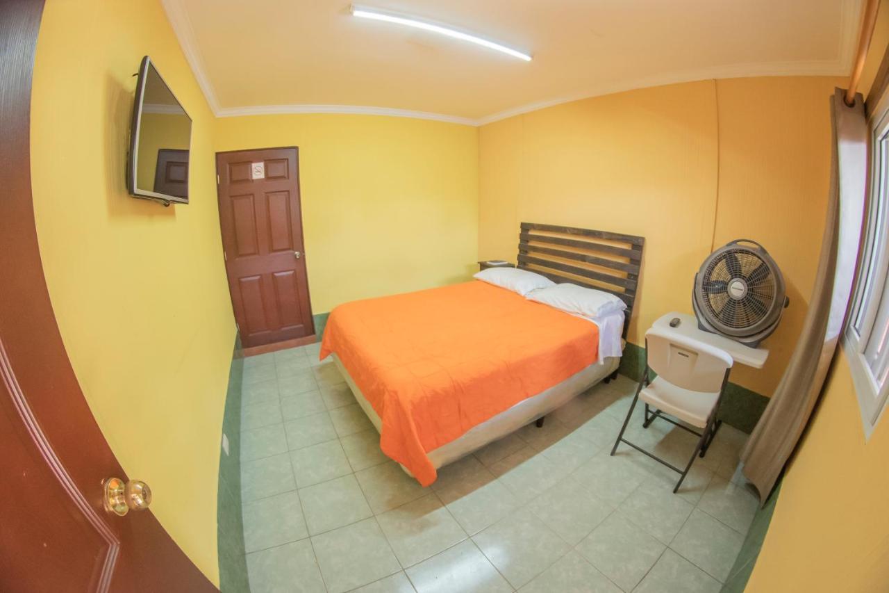 Euro Hostal Guatemala City ภายนอก รูปภาพ