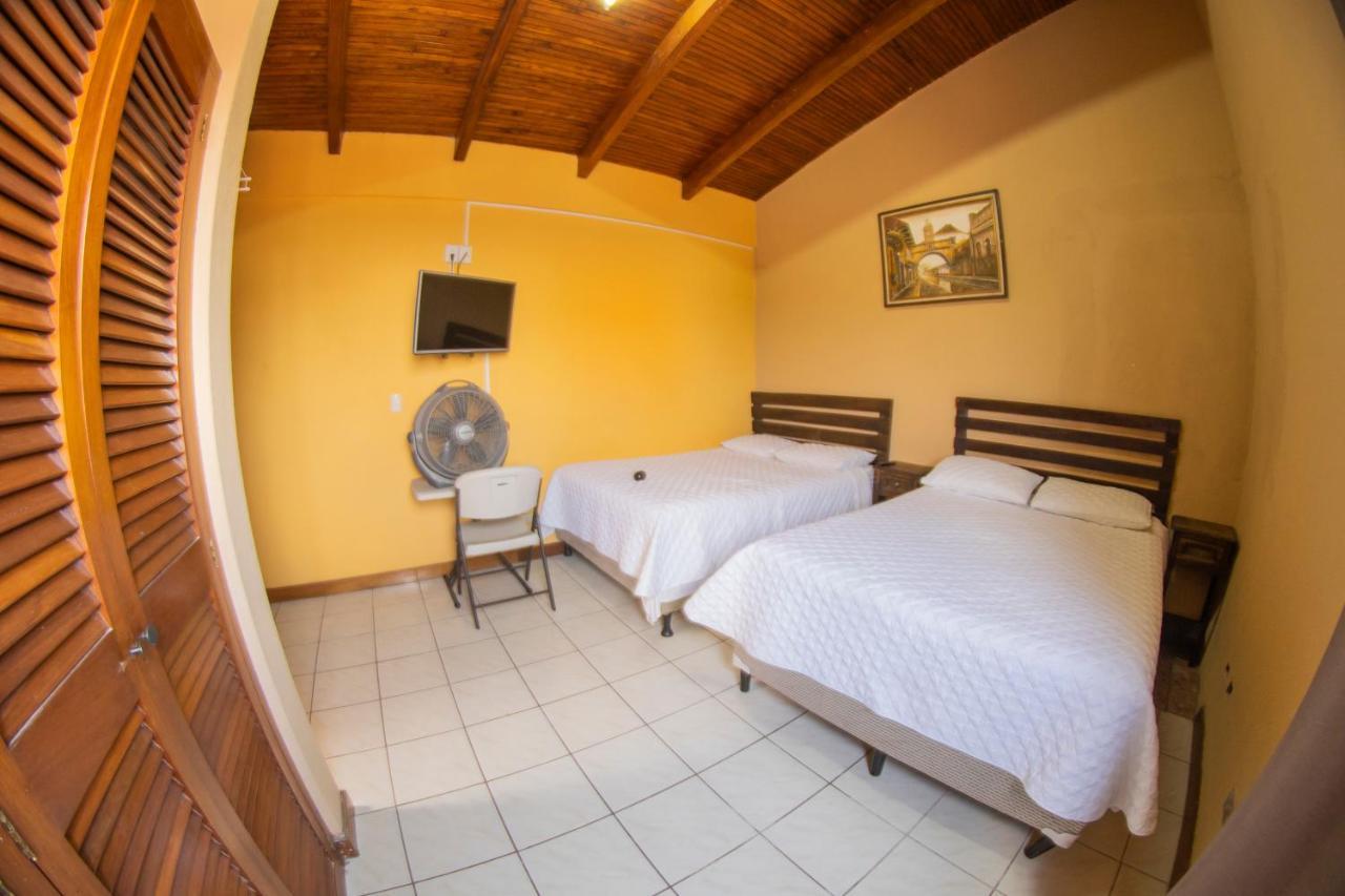 Euro Hostal Guatemala City ภายนอก รูปภาพ
