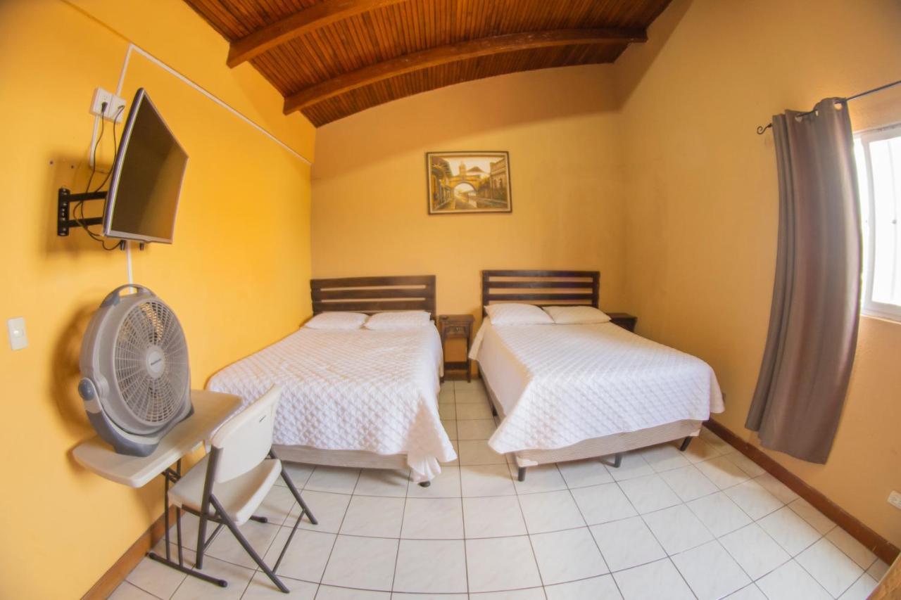 Euro Hostal Guatemala City ภายนอก รูปภาพ