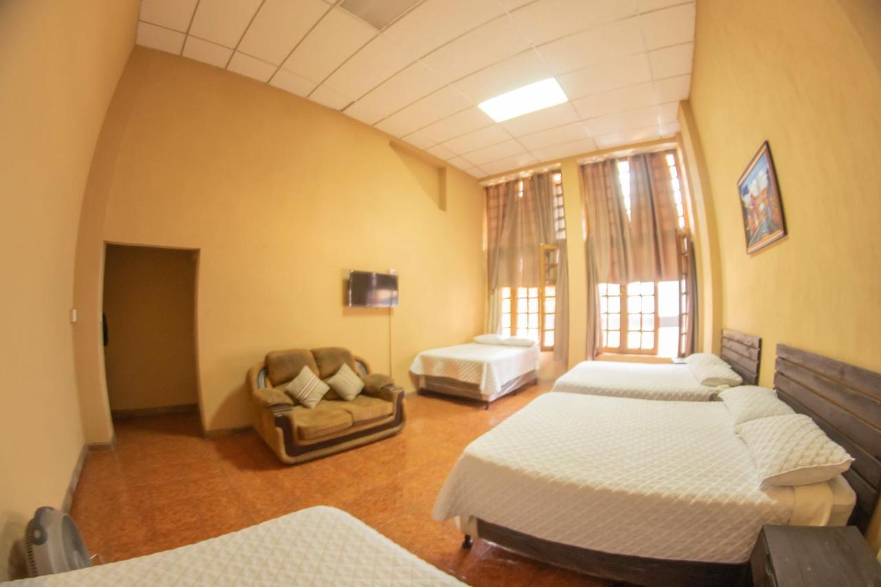 Euro Hostal Guatemala City ภายนอก รูปภาพ